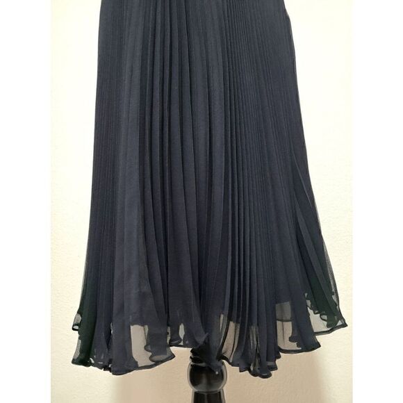 LAUNDRY BY SHELLI SEGAL Black Beaded V-Neck Pleated Dress NEW MSRP $340 SIZE 2 - Picture 7 of 17
